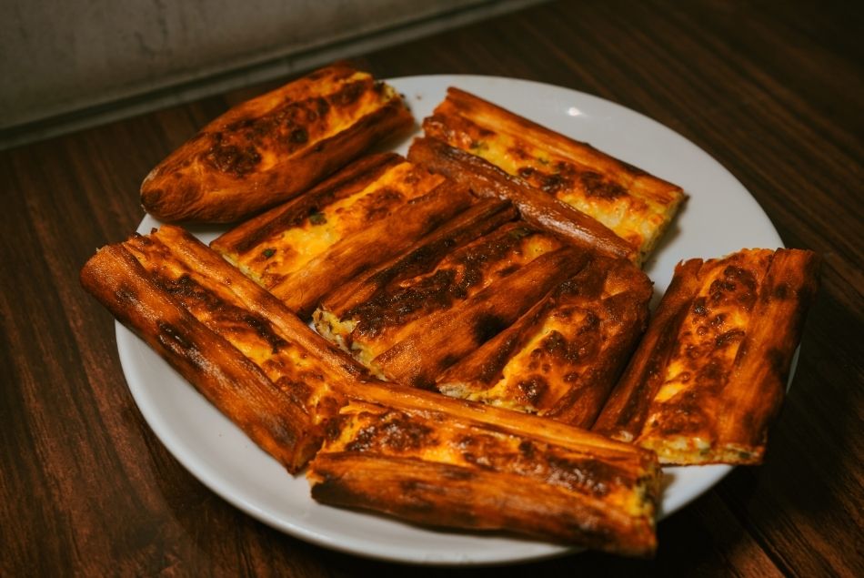 Kapalı Köy Peynirli Bafra Pidesi