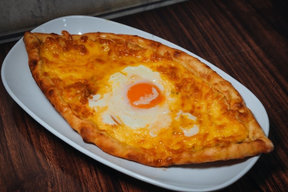 Açık Kaşarlı Pide