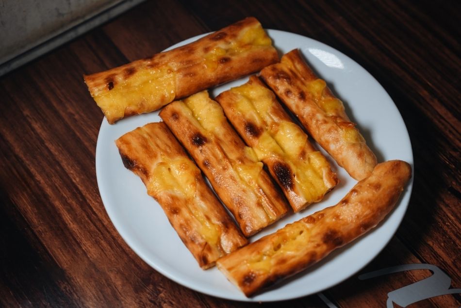 Kapalı Kaşarlı Bafra Pidesi